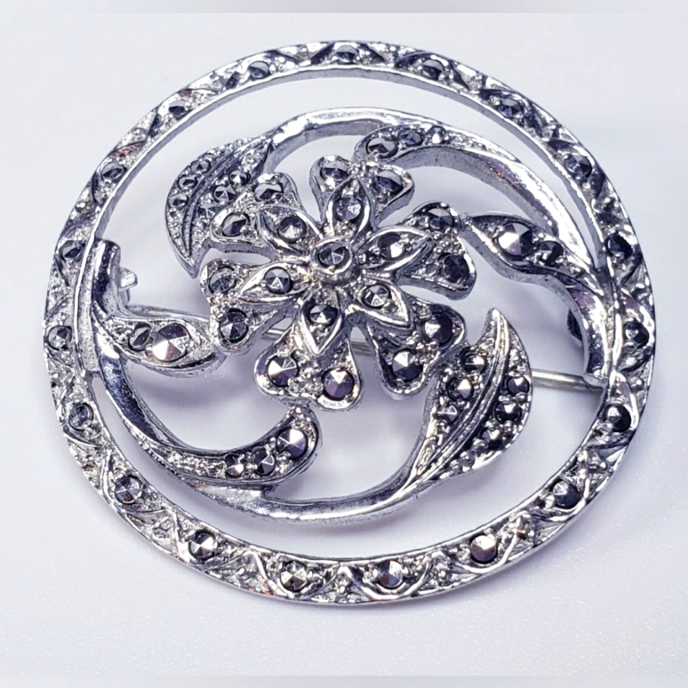 Floral Vintage Sterling Silver German Round Swirl Marcasite Brooch Pin.